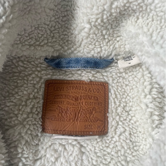 Vintage Levi’s Denim Sherpa lined trucker jacket - Picture 3 of 4